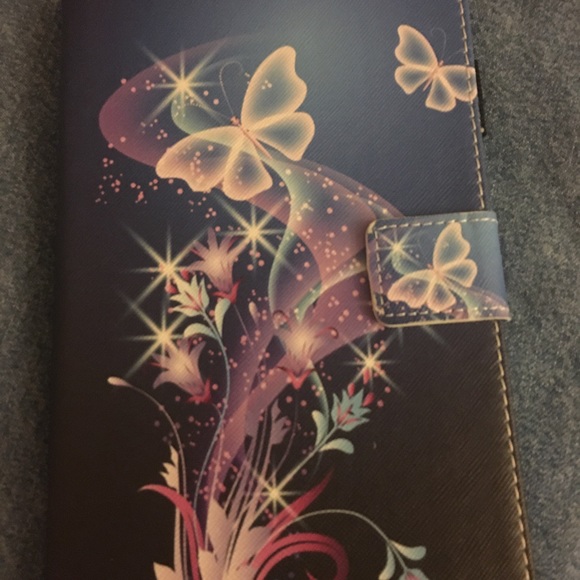 I-PAD FLOWERED CASE - Picture 1 of 3